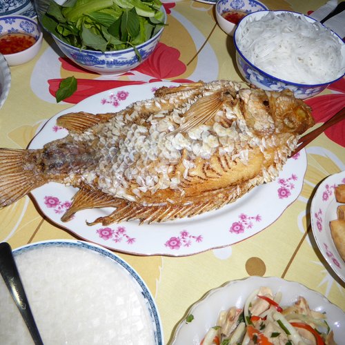 Spezialitaet im Mekong Delta Elefantenohrenfisch, Vietnam & Kambodscha