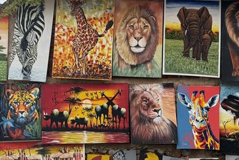 Verschiedene Tierkunstwerke in Arusha