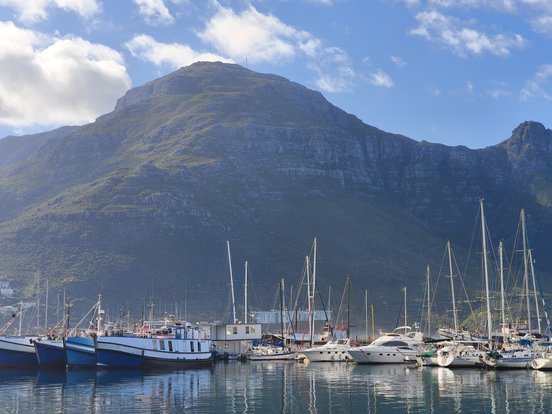 Ausblick auf den Hafen von Kapstadt in Südafrika