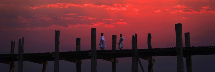 Brücke bei Sonnenuntergang