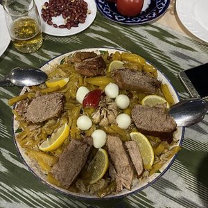traditionelles Essen in Usbekistan traditionelles Essen als Sehenswürdigkeit in Usbekistan