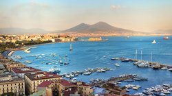 Golf von Neapel Blick auf Neapel mit Vesuv, Neapel