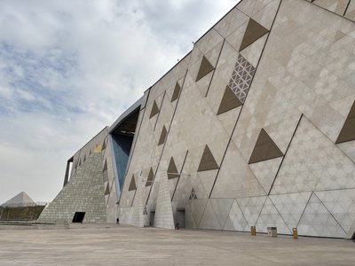 Ägyptisches Museum in Kairo von außen
