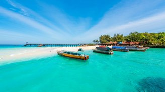 Boote vor Sansibars Küste
