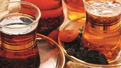 Schwarzer Tee in Istanbul