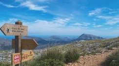 Wanderschilder im Tramuntana Gebirge, Mallorca