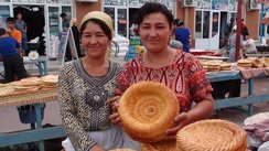 Trinkgeld, Einheimische auf einem Markt, Usbekistan