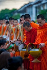 Mönche bei Zeremonie, Laos