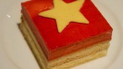 Kuchen mit Flagge, Vietnam