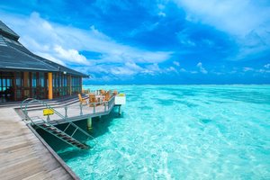 Bungalows am Wasser auf den Malediven