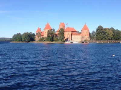 Wasserburg und See Baltikum