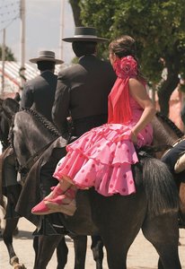 Frau auf Pferd, Andalusien, Spanien