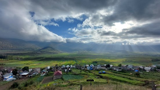 Panoramablick auf Fioletovo, Armenien