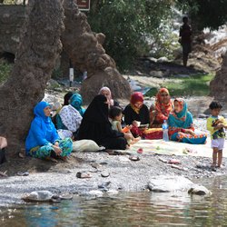Oman, Menschen am Fluss