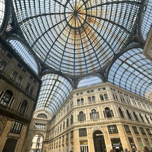 Galleria Umberto eine Einkaufspassage in der Altstadt Neapels