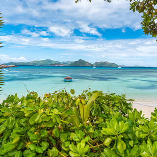 Blick auf Strand und Meer