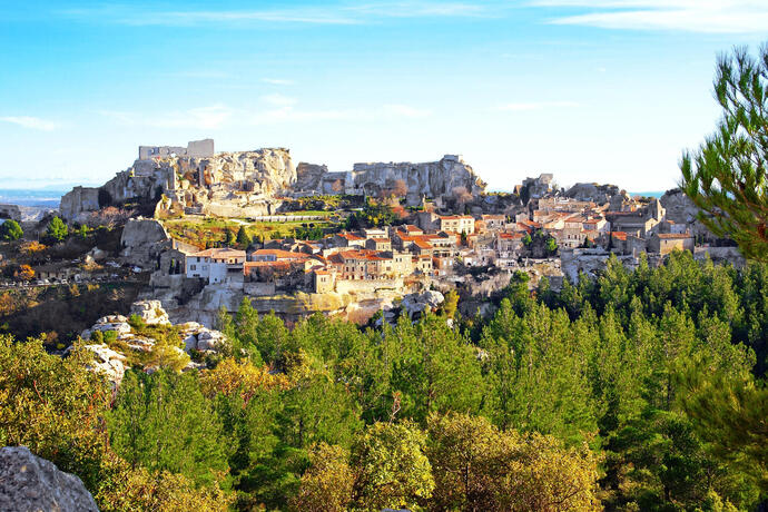 Blick Les Baux in der Provence auf einer Frankreich Rundreise mit SKR