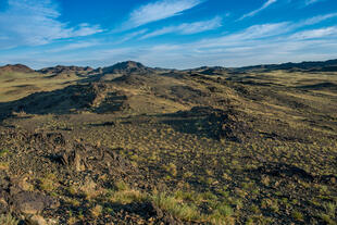 Hügellandschaft der Wüste Gobi