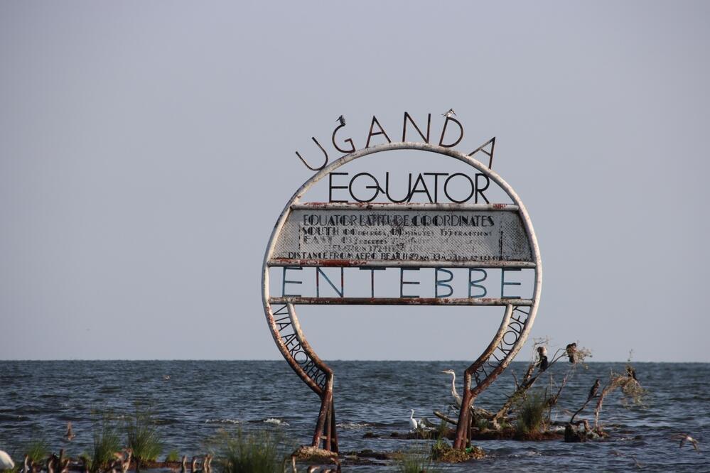 Äquator in Entebbe 