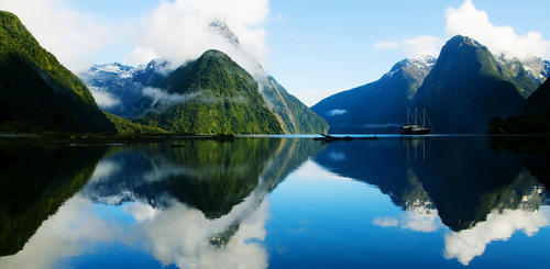 Milford Sounds 