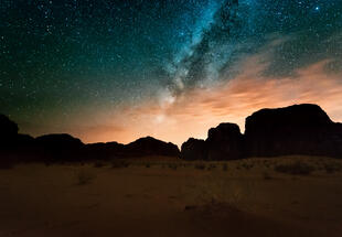 Sternenhimmel in der Wüste