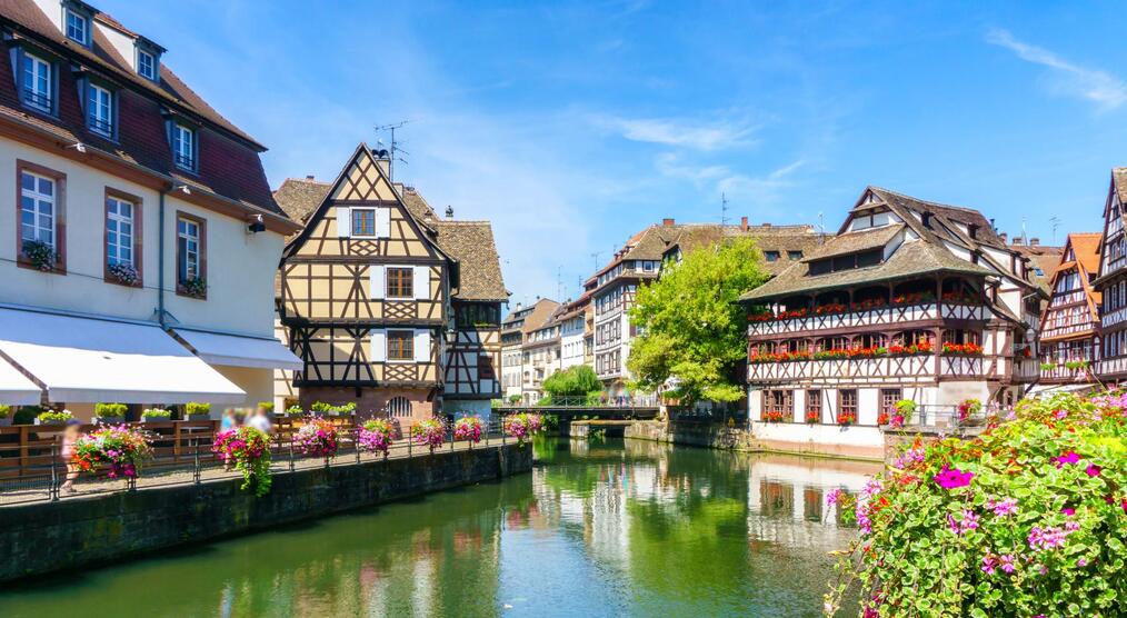 Bunte Fachwerkhäuser in Straßburg, Elsass Reisen