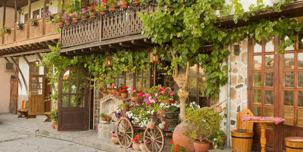Traditionelle Häuserfassade bei einer 8 Tage Bulgarien Rundreise