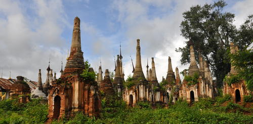 Indein Stupas 