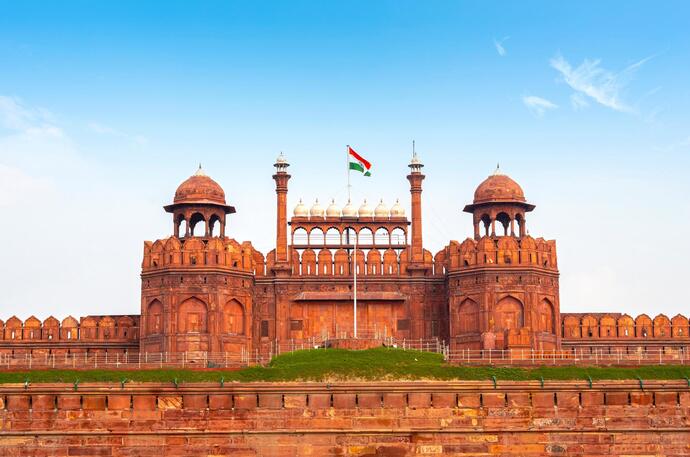 Blick auf das Rote Fort in Delhi auf einer Indien Reise