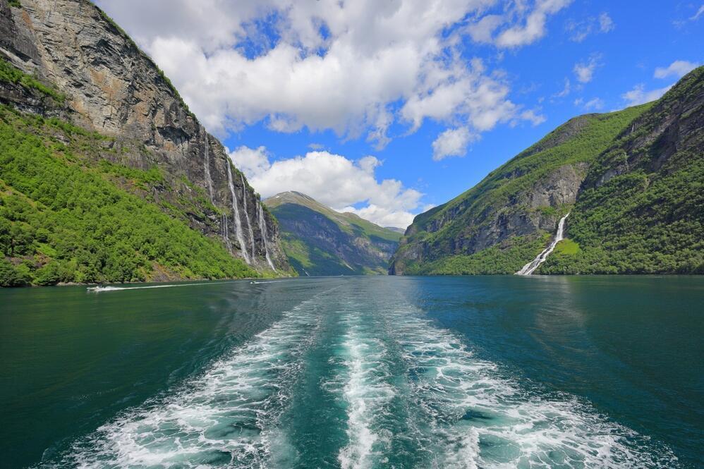 Fährenfahrt im Geirangerfjord