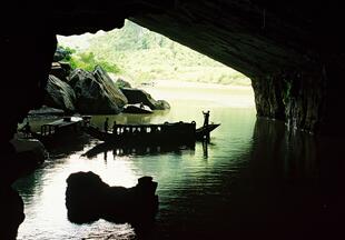 Grotte im Halong Bucht