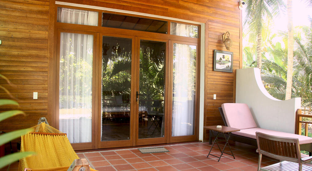 Terrasse eines Bungalows