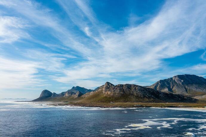 Blick auf die Garden Route entlang der Küste in Südafrika