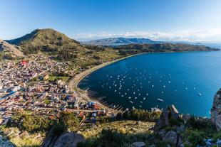 Sicht auf Copacabana am Titicaca-See