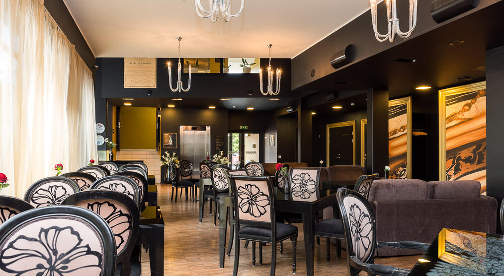 Frühstückszimmer (Hotel Arensburg)