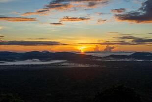 Sonnenaufgang vom Lions Rock in Sigiriya