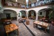 Innenhof mit Restaurant