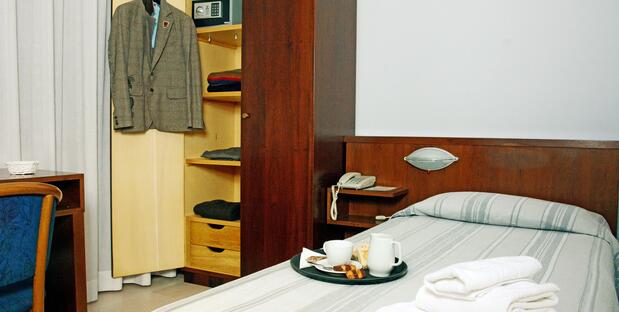 IT_Italien_Triest_Hotel_Abbazia_SKR_Agentur_Zimmer_2_Acquaforte