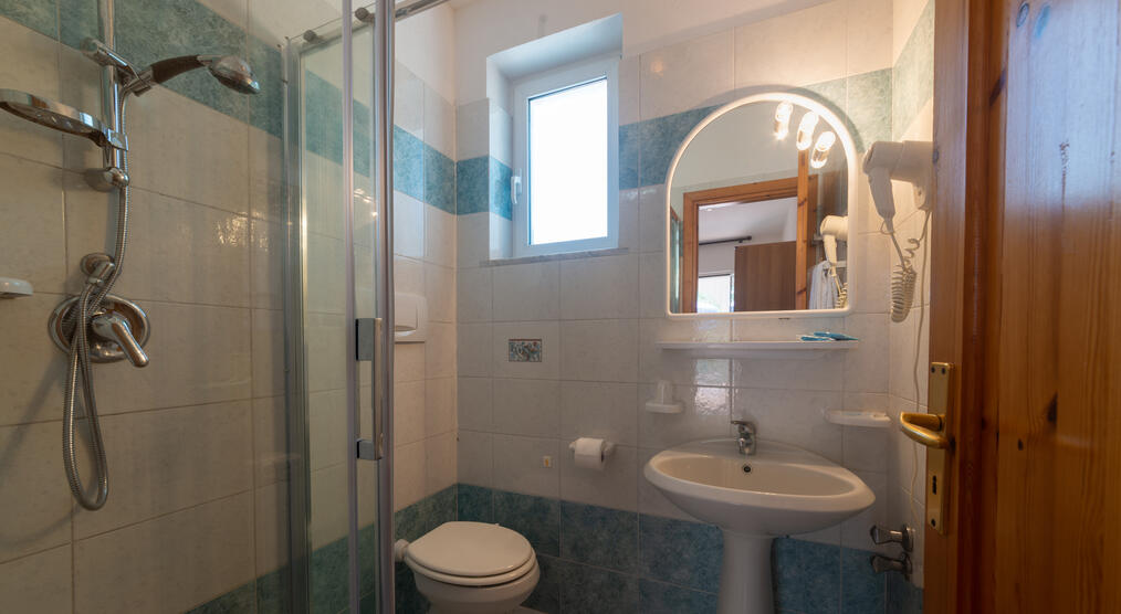 Badezimmer 1