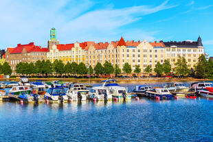 Besondere Architektur am Hafen