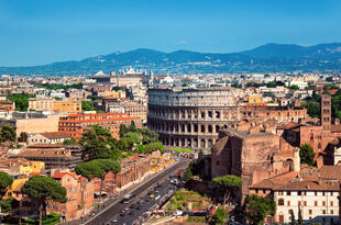 Blick auf das Kolosseum in Rom