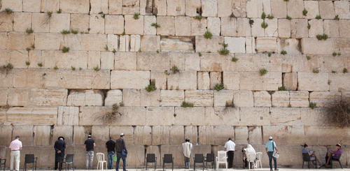 Gläubige an der Klagemauer in Jerusalem