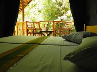 Zimmer mit Balkon