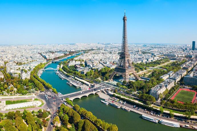 Die Skyline von Paris auf einer Frankreich Reise