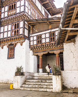 Eingang zum Trongsa Dzong