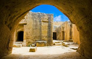 Durchgang bei den Königsgräbern von Nea Paphos