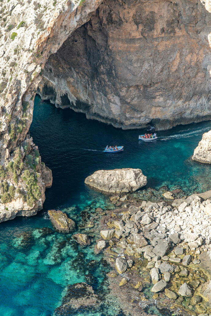 Boote in der Blauen Grotte