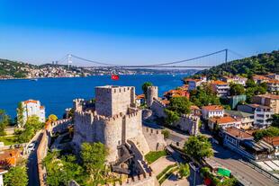 Fatih Sultan Mehmet Bridge und Anatolische Festung