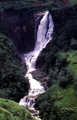 Natürlicher Wasserfall
