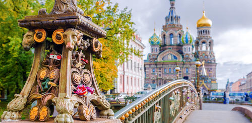 Detail einer Brücke in St. Petersburg